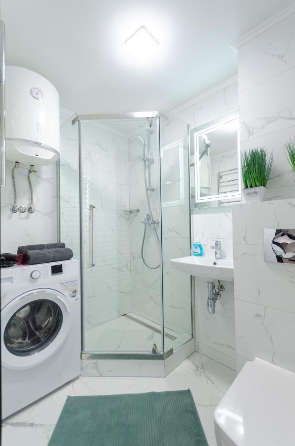 Artal Apartment On Obolonskaya Square 1 Kiev Eksteriør billede
